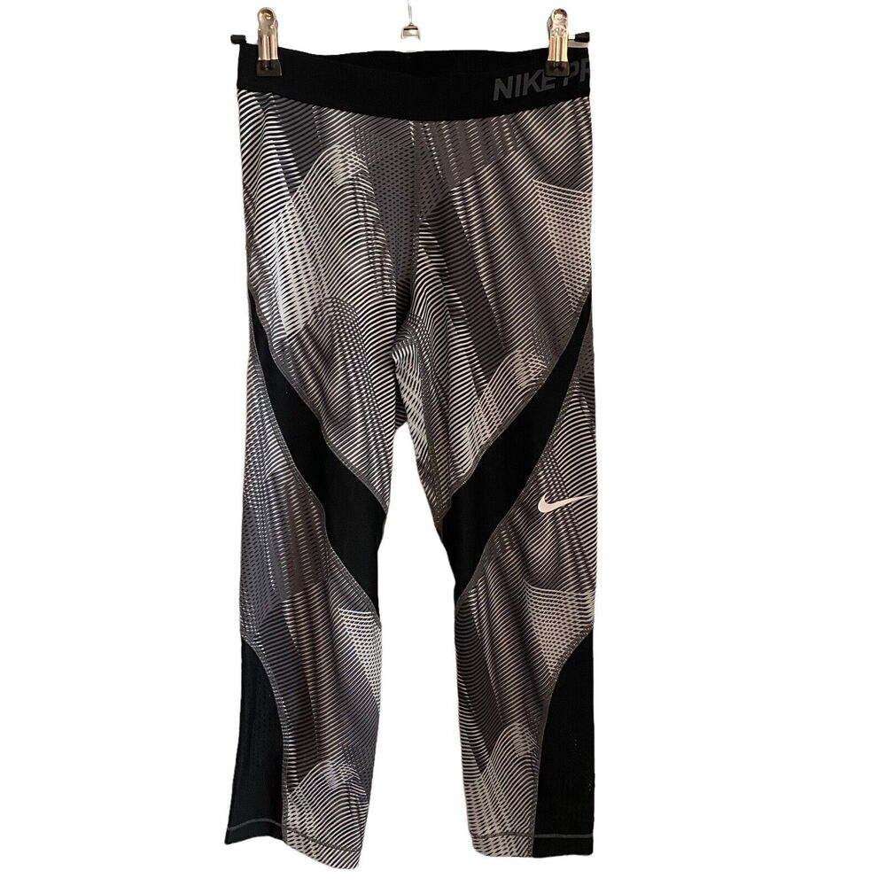 Nike Pro Small Leggings DriFIT Hypercool Frequency Training Capri